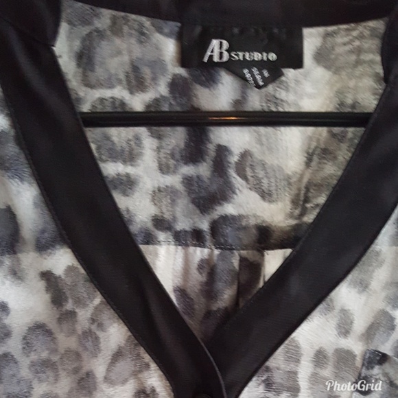 STUDIO TOP - Picture 3 of 3